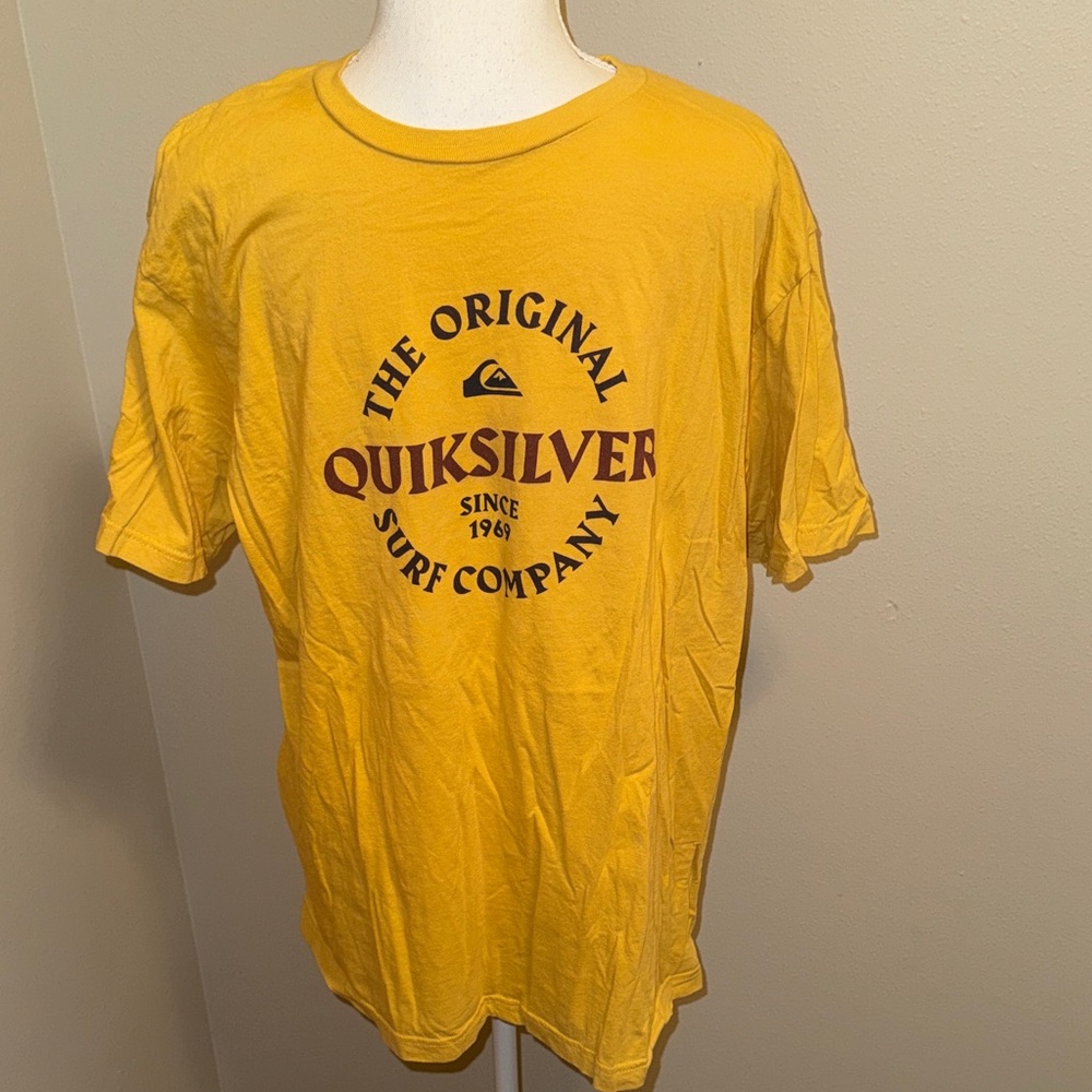 Men’s Yellow Quicksilver Graphic TShirt - Large